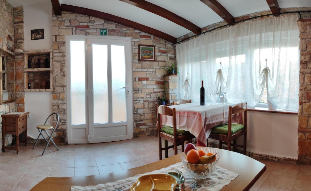 Apartment Istra Near Beach Ровінь Екстер'єр фото